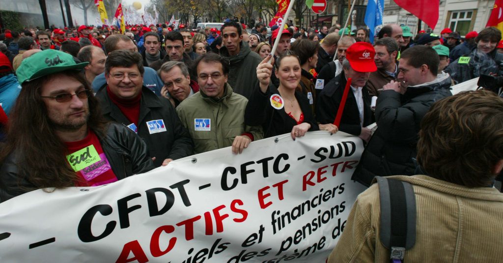 Manifestation des salaries de la fonction publique, Paris entre Denfert et Sevres Babylone, 26 Novembre 2002 - 26/11/2002 -  - (c) Recoura / Editions La Vie du Rail - rec-120163 -  BestOFF = Non