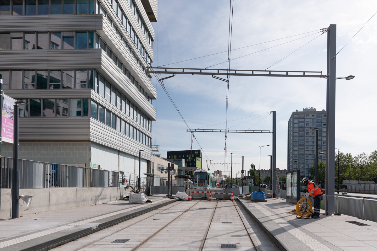 Tramway Asnières-Courtilles