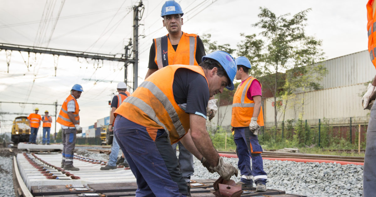 Sncf Reseau Va Recruter 700 Alternants Ville Rail Et Transports